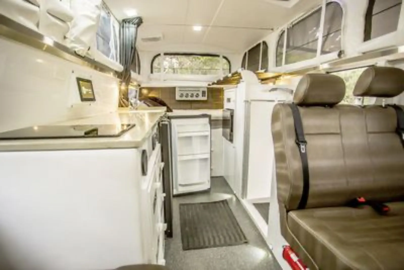 interieur-unimog-loisir