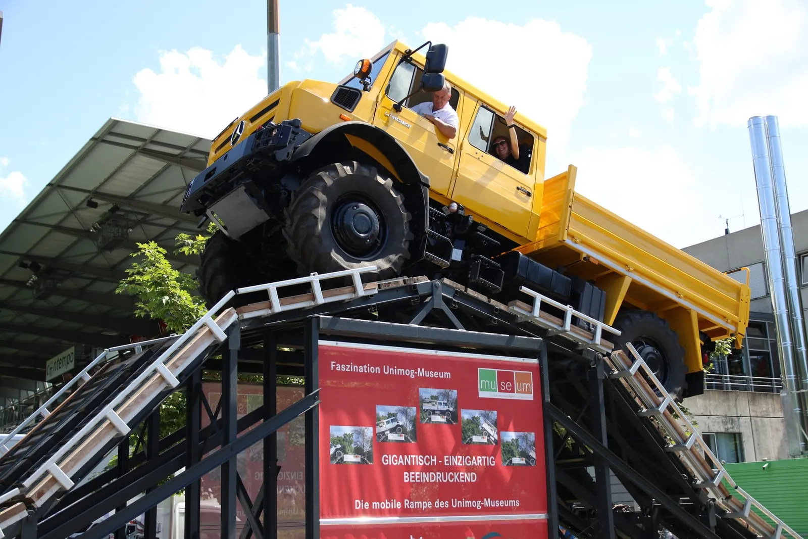 Unimog series 425, models U1300, U1500, U1500 T